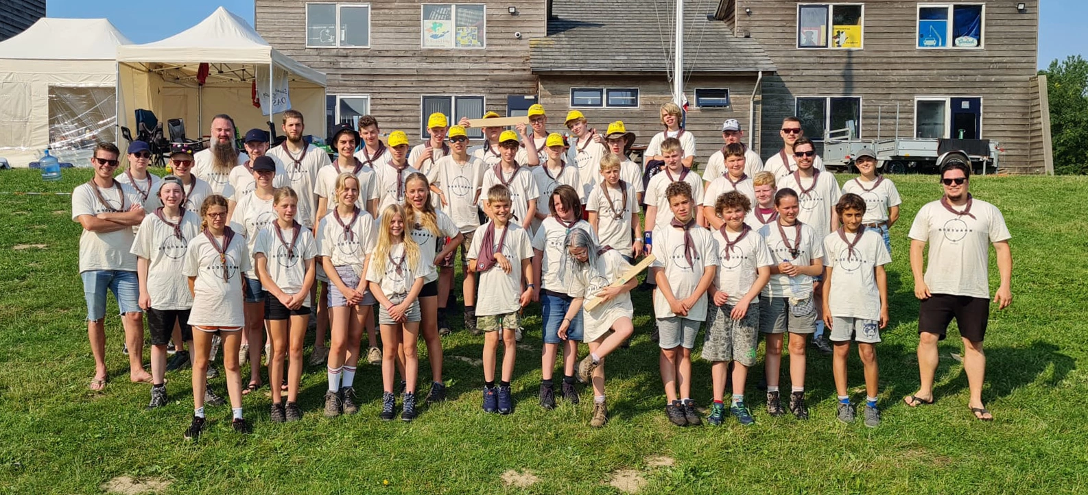 Groepsfoto (nu de shirts nog wit zijn...)