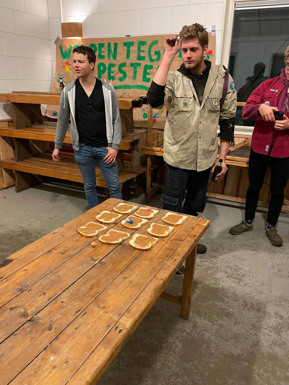 Pinda-pong! Pinda-pong!