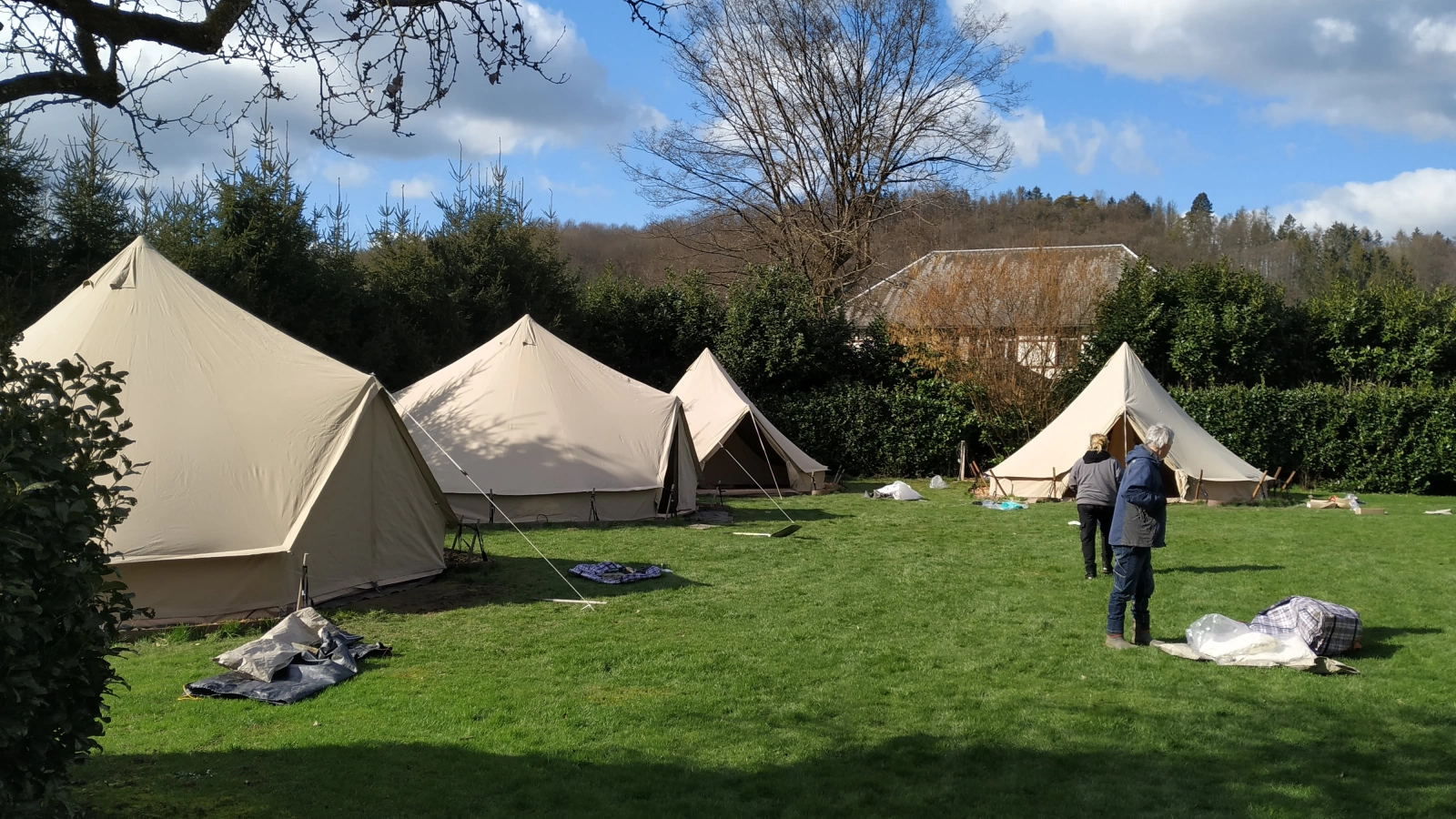 Tenten bouwen in de Ardennen Tenten bouwen in de Ardennen