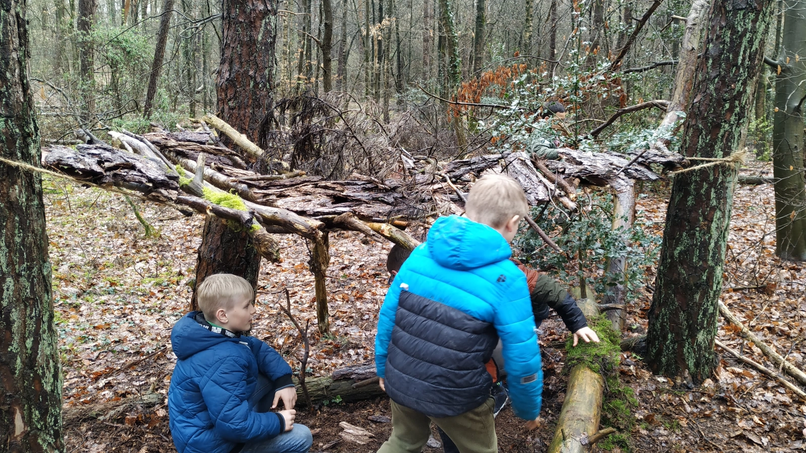 Hutten schieten en pijlen bouwen Hutten schieten en pijlen bouwen