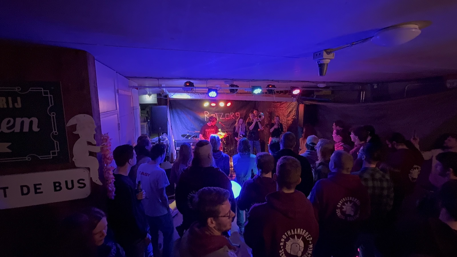 Punk concert in de kelder