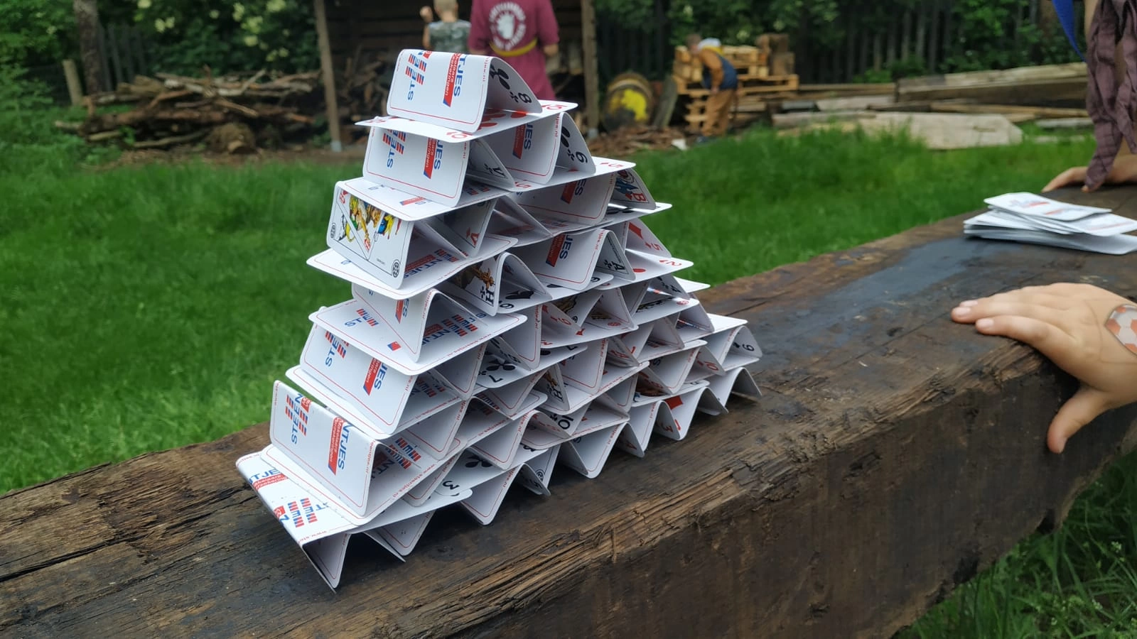 kaartenhuis kaartenhuis