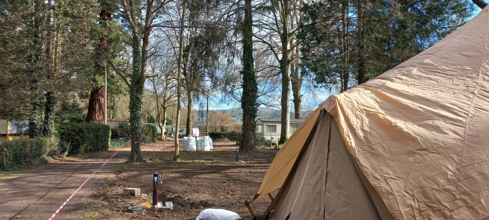 Tenten bouwen in de Ardennen Tenten bouwen in de Ardennen