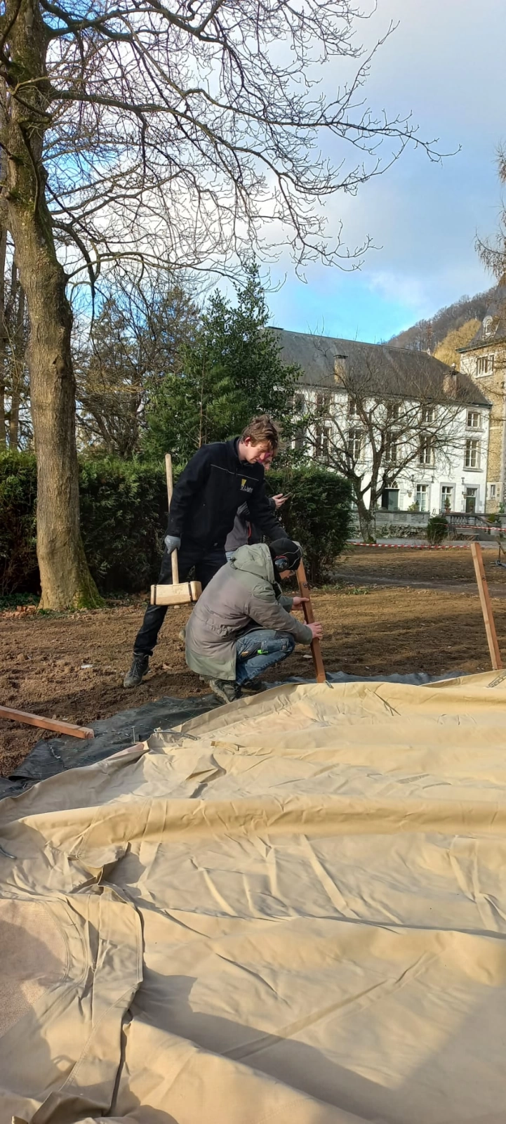 Tenten bouwen in de Ardennen Tenten bouwen in de Ardennen