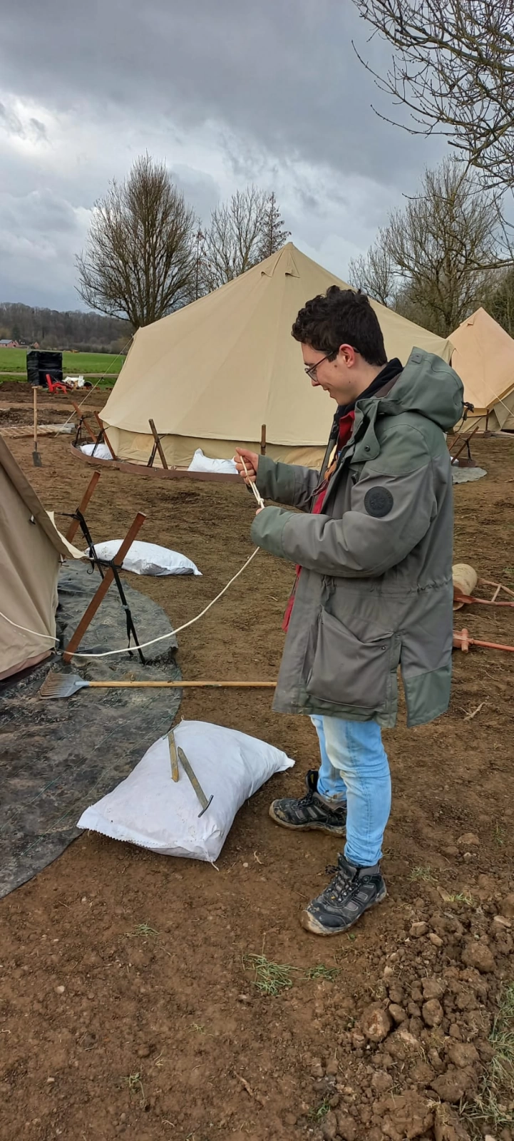Tenten bouwen in de Ardennen Tenten bouwen in de Ardennen