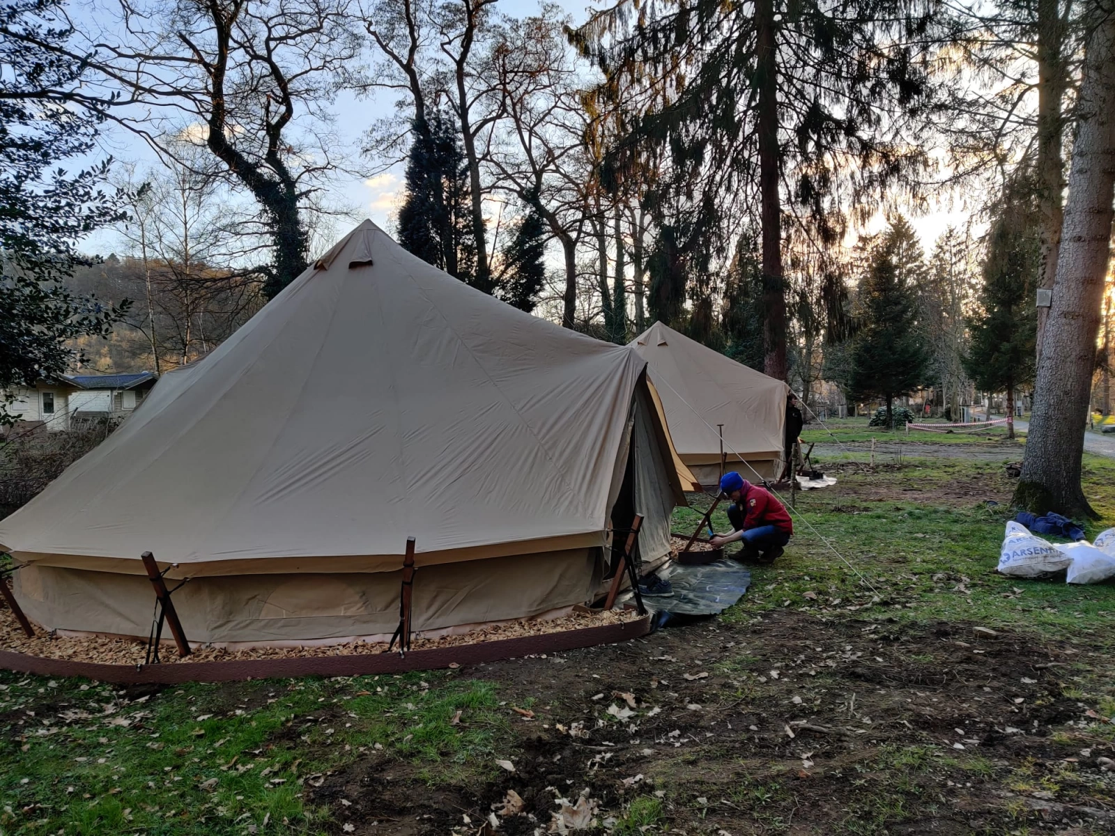 Tenten bouwen in de Ardennen Tenten bouwen in de Ardennen