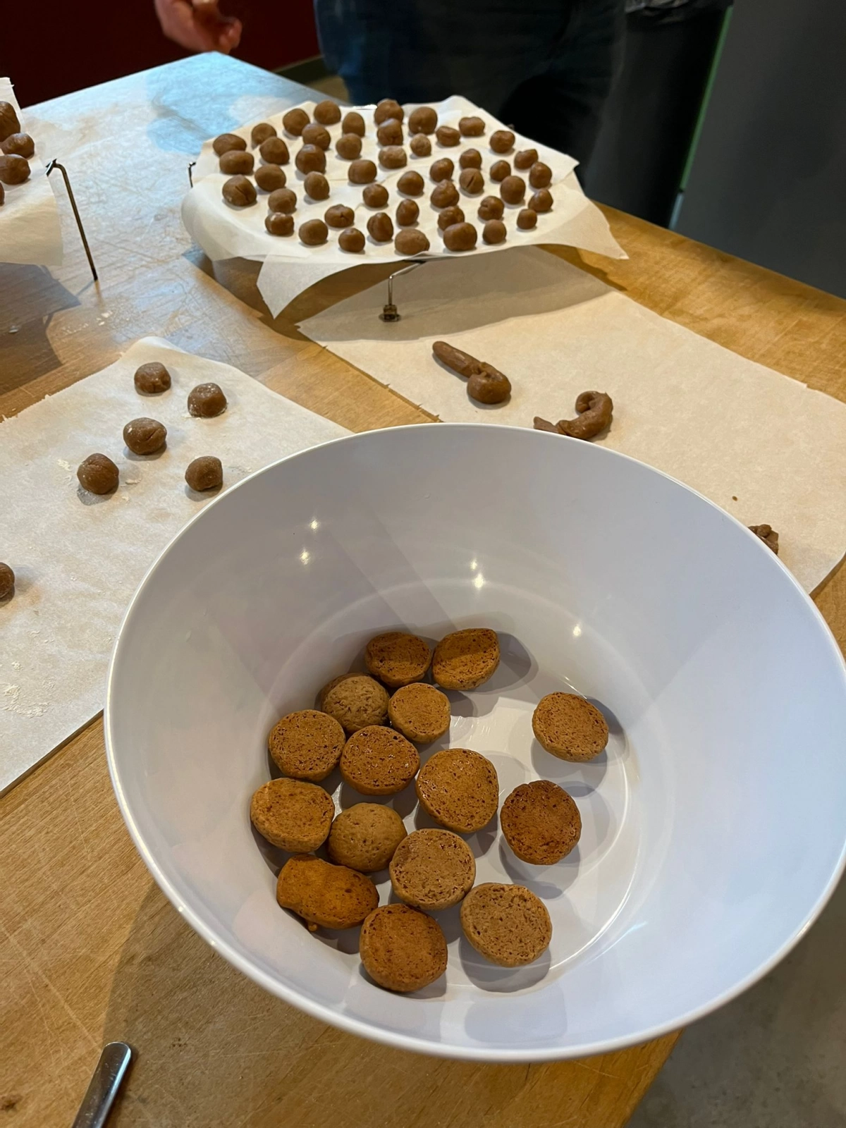 Pepernoten en appels op het vuur Pepernoten en appels op het vuur